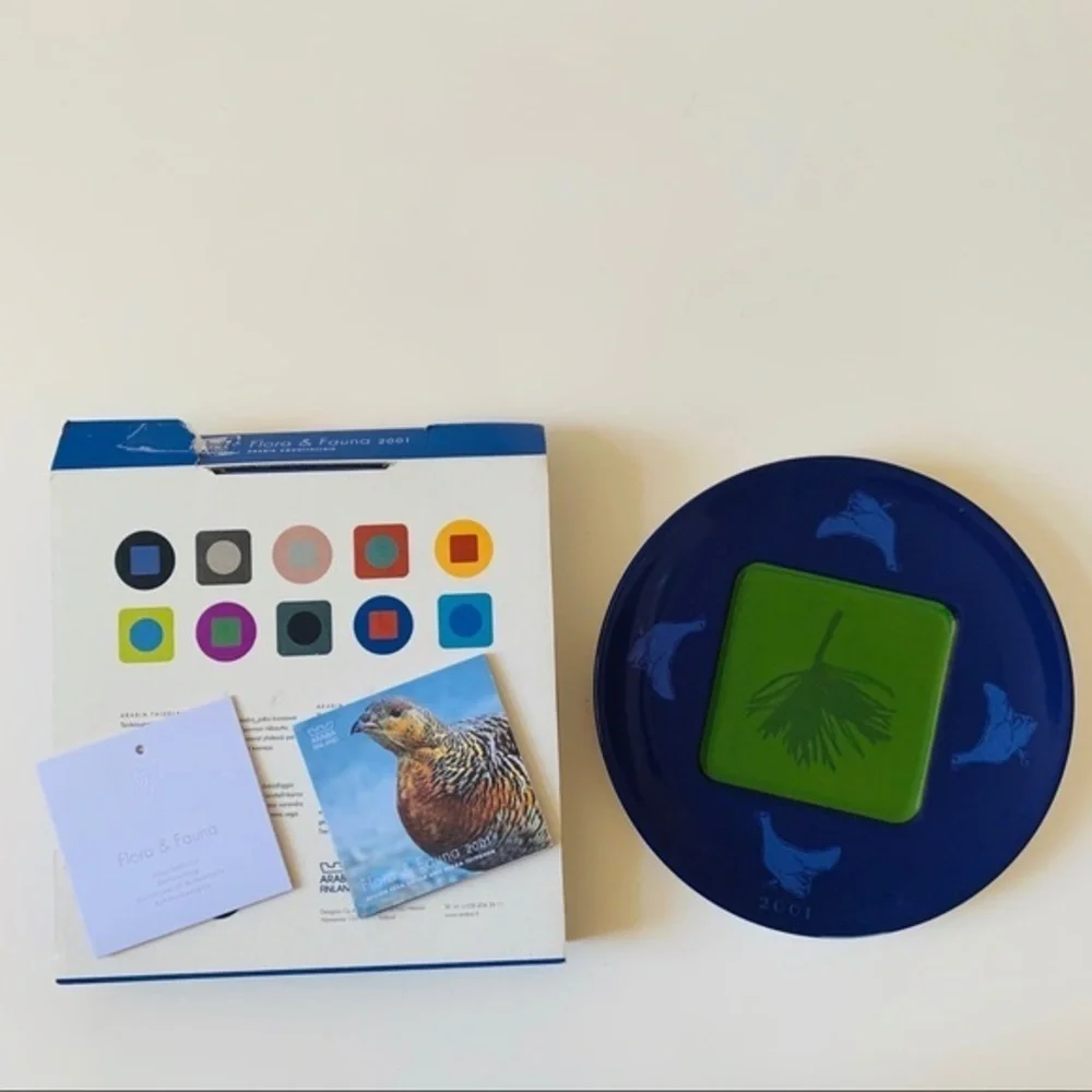 NWT ARABIA‎ Finland Flora & Fauna Plate